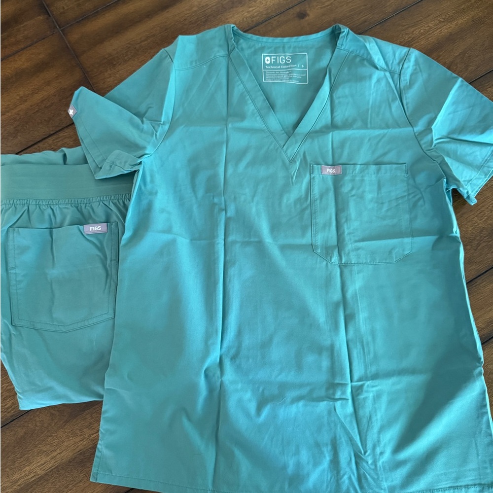 Figs medium scrub set
